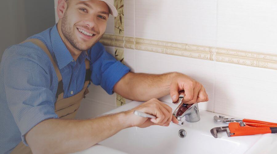 Professional clogged drains services in Luling, TX